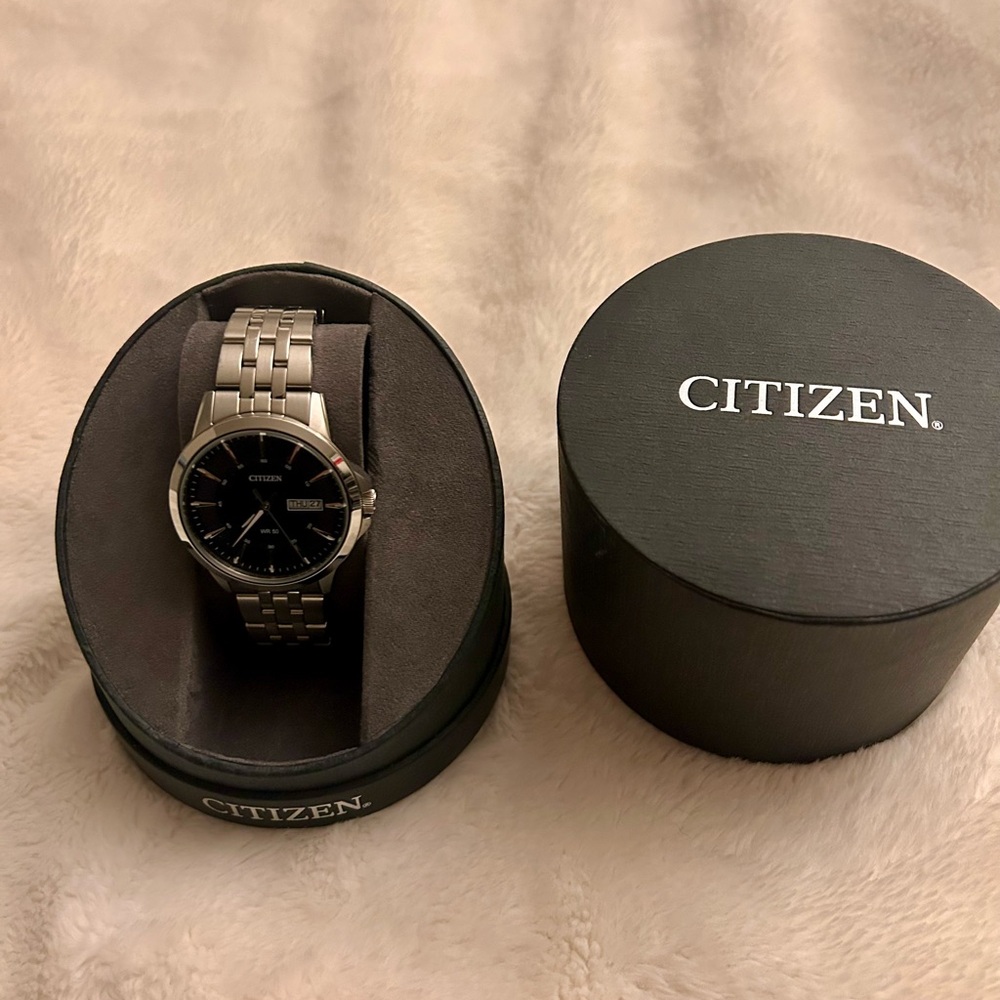 Citizen Men's Black Dial Silver Bracelet Watch
